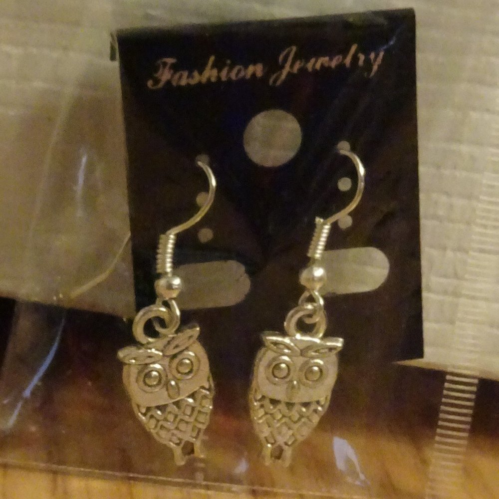 Silver Metal Owl Fashion Jewelry Dangly Earrings